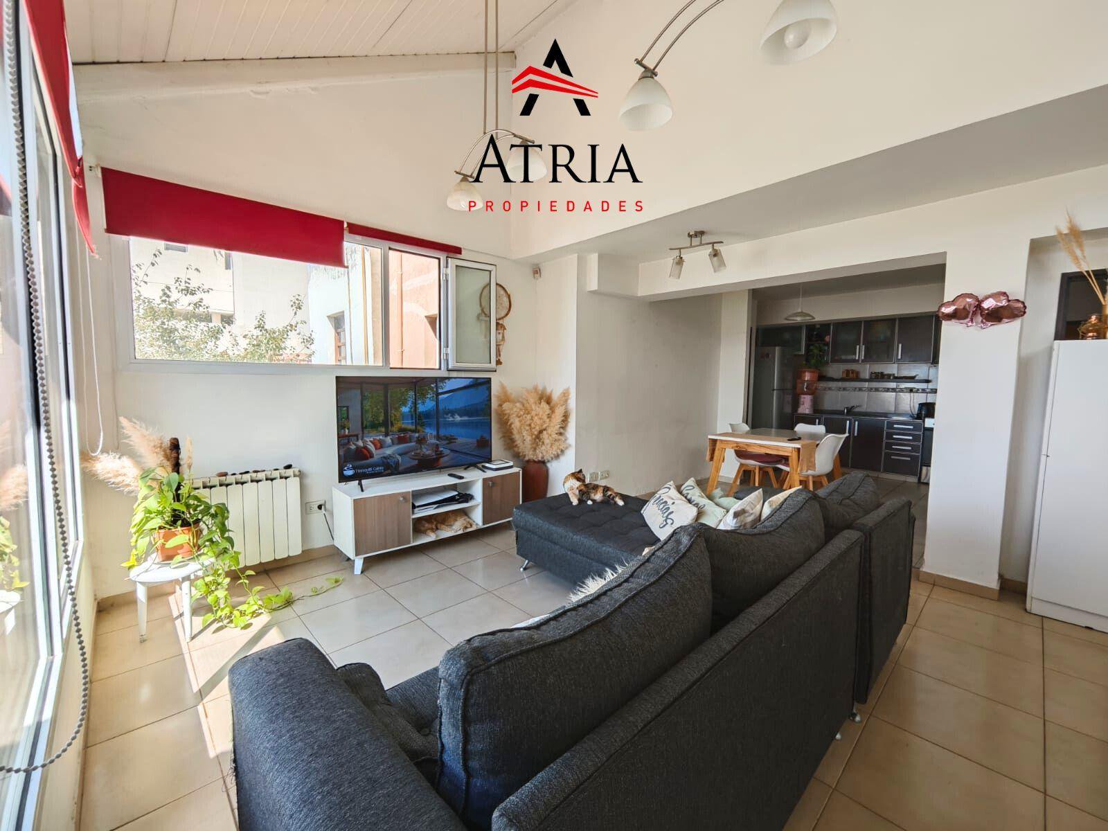 Excelente Departamento en Alquiler! Living- Cocina- Comedor- 3 Dorm. Fogón y Deck.