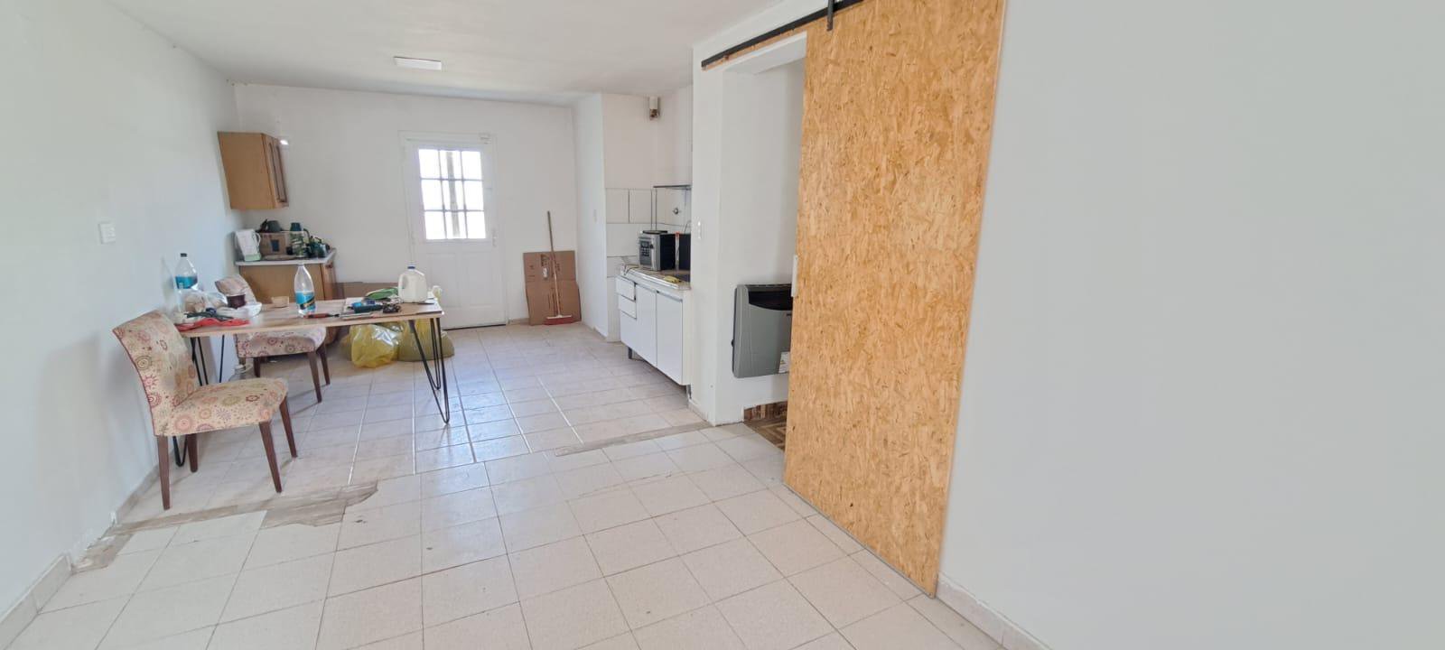 Casa en  Rementeria al 3000 — foto 2 de 4