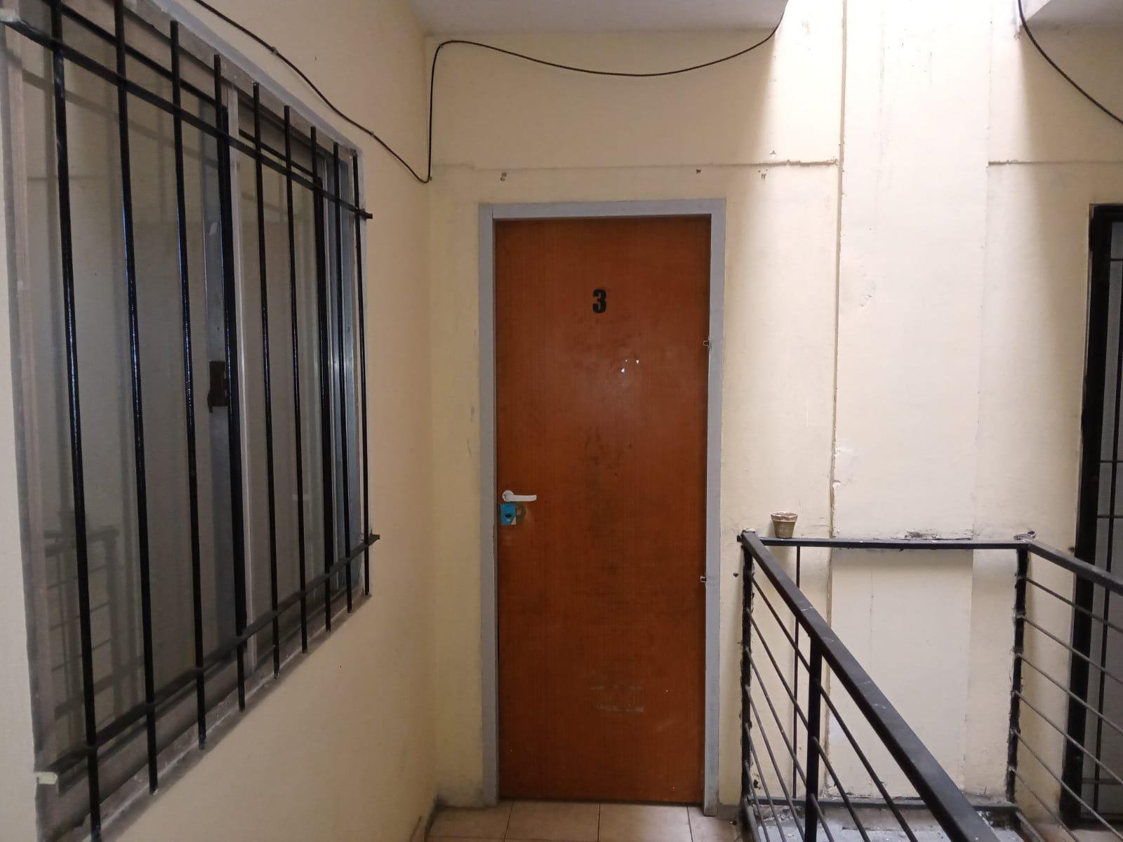 Departamento  dos ambientes por escalera — foto 2 de 13