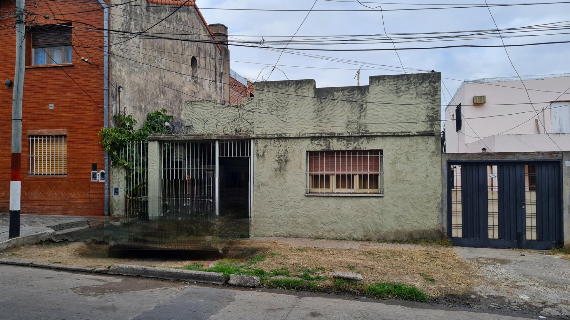 CASA EN VENTA DE 4 AMBIENTES - VILLA BALLESTER — foto 2 de 31