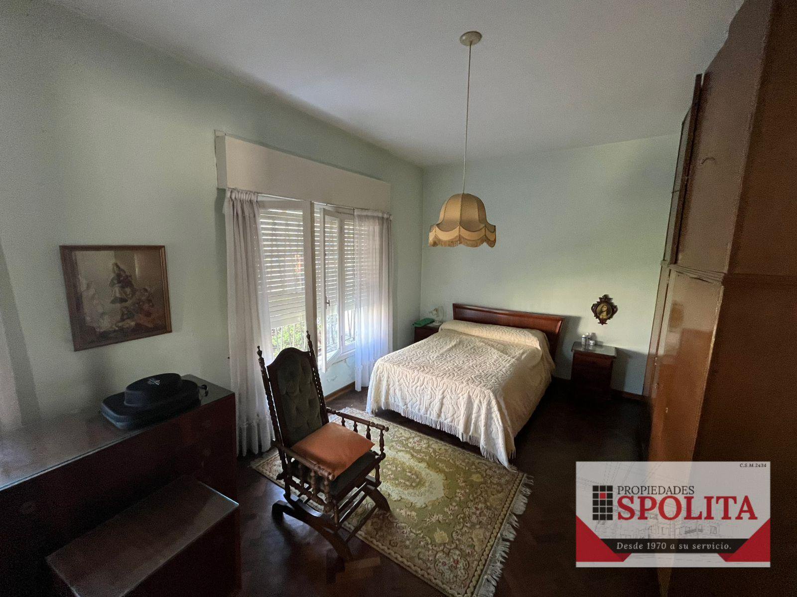 Casa en lote propio a la venta de 3 ambientes con gran jardin al frente y fondo libre parquizado — foto 3 de 18