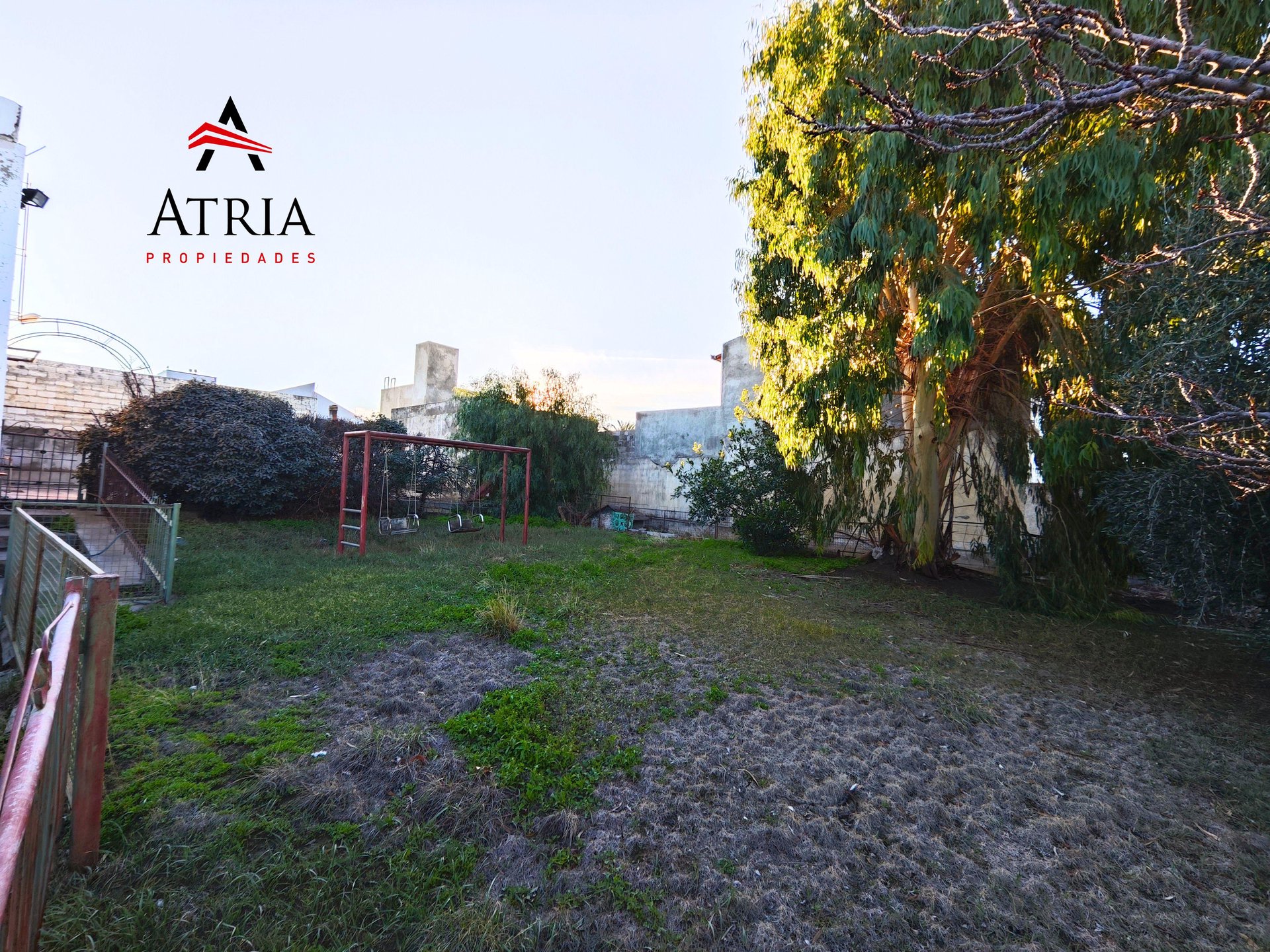 Terreno con mejora de material y pileta - B° Pueyrredón — foto 3 de 6
