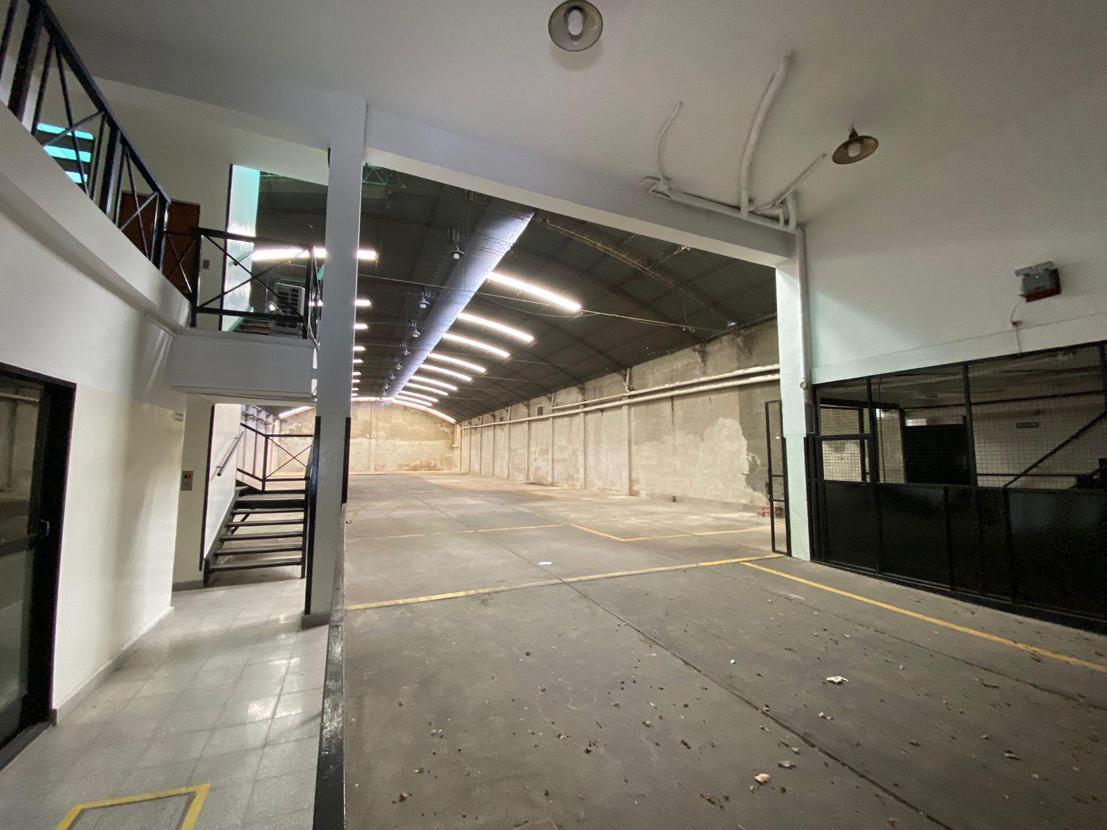 Gran galpón en Cofico - ALQUILER Y VENTA — foto 2 de 21