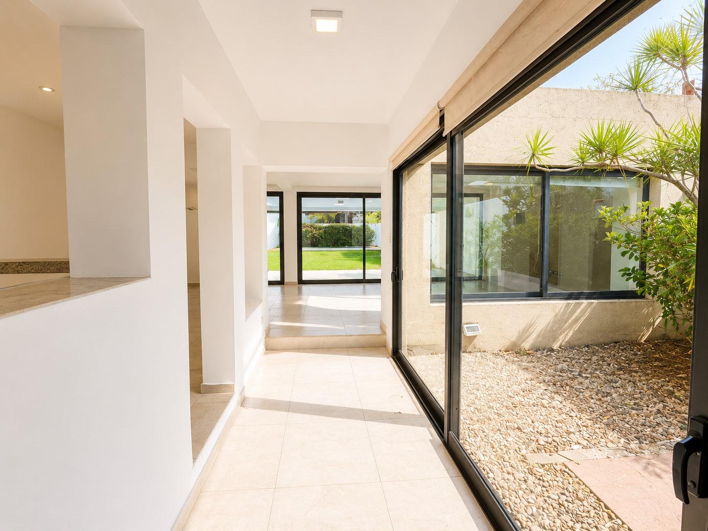 Gran Casa 4 d. Patio y Pileta, Apto Centro De Salud - VENTA