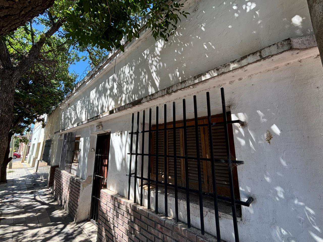 Casa 2 dorm. + depto. A remodelar en General Bustos - VENTA — foto 2 de 13