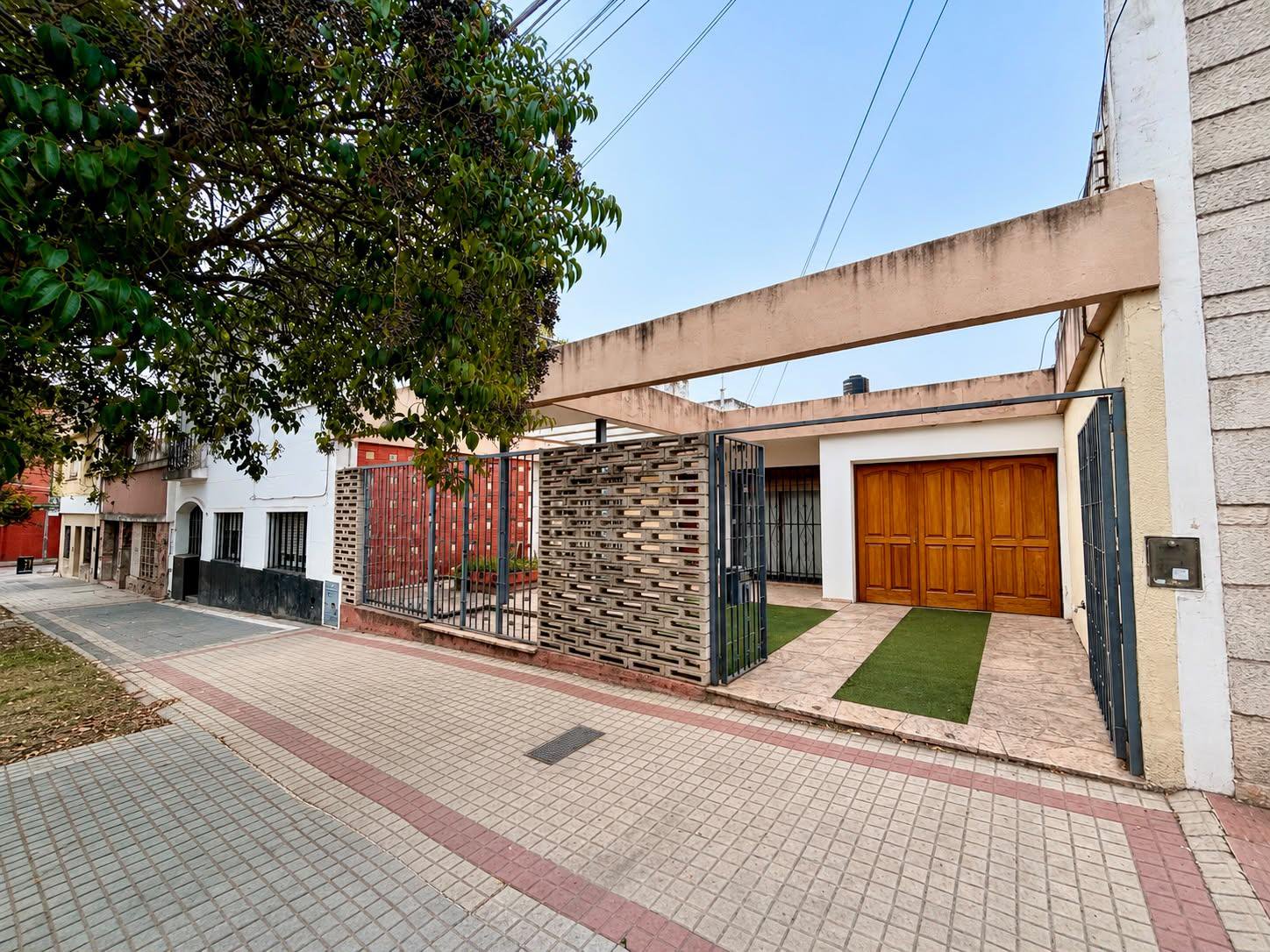 Casa 3 dorm. cochera patio y quincho en General Paz - VENTA