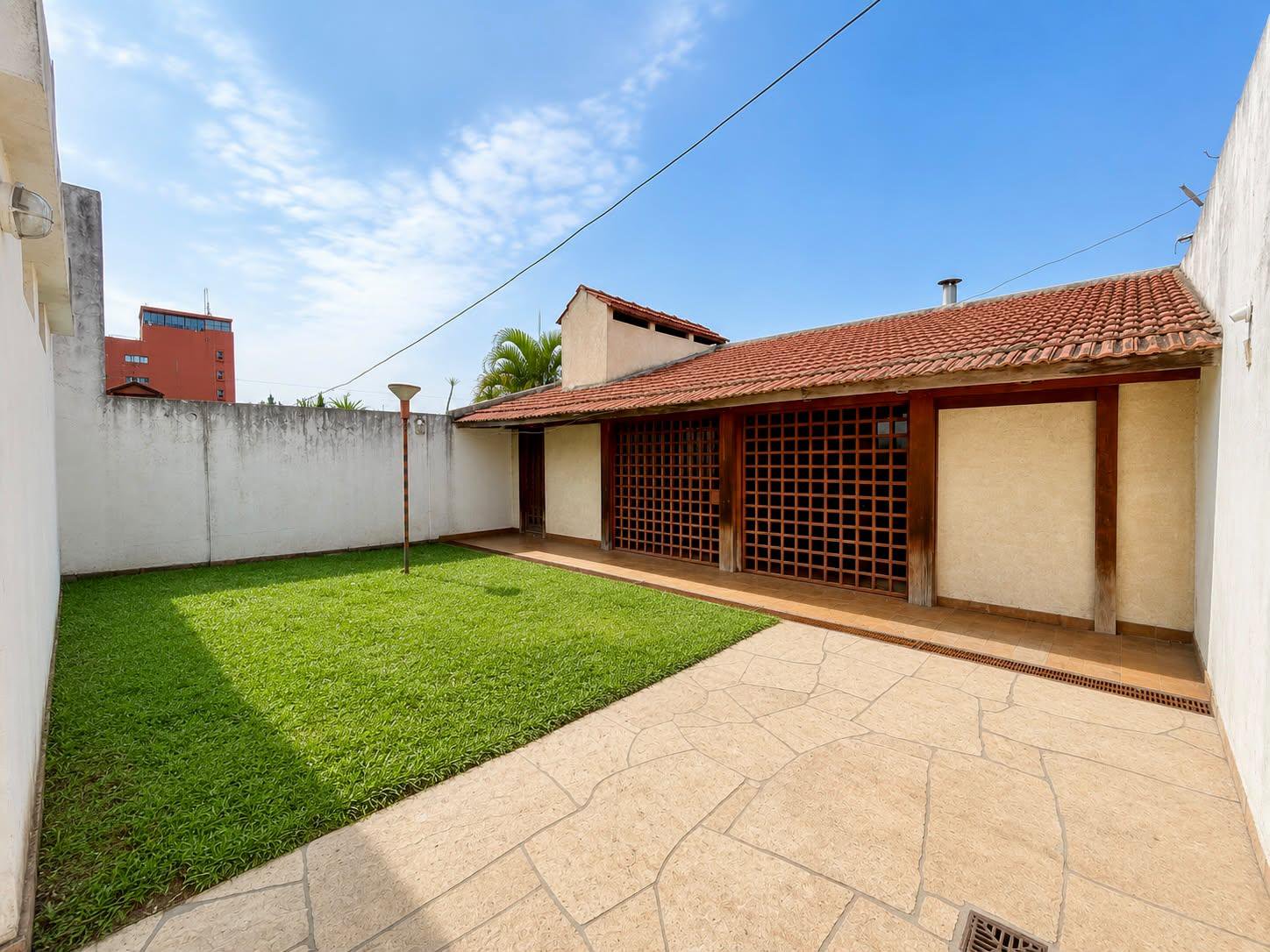 Casa 3 dorm. cochera patio y quincho en General Paz - VENTA — foto 2 de 26