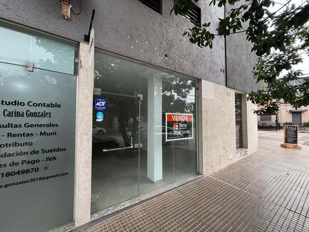 Local comercial c/baño en Alta Córdoba - VENTA Y ALQUILER — foto 2 de 8