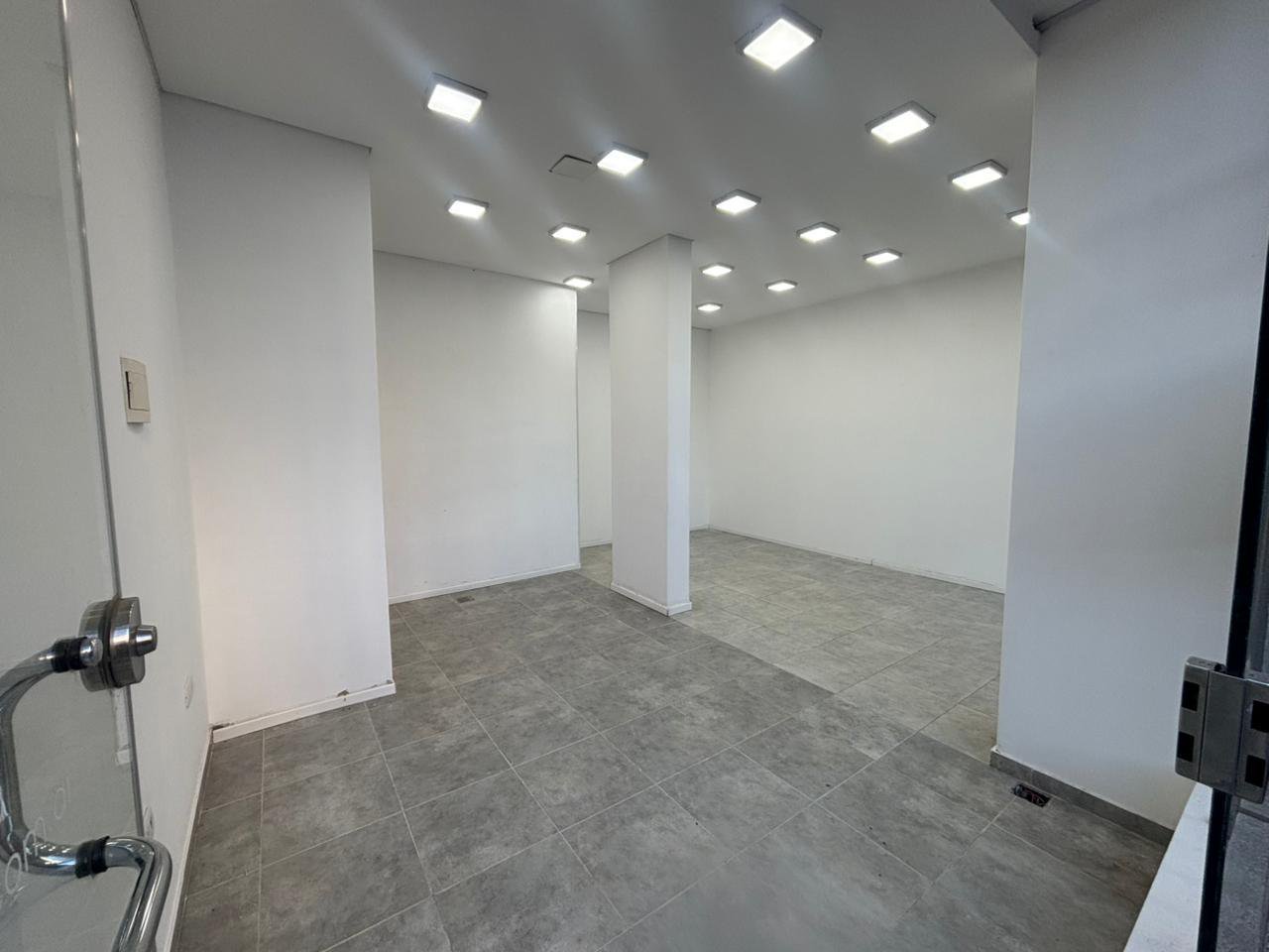 Local de 50 M2 a mts de Fragueiro, Alta Córdoba - ALQUILER