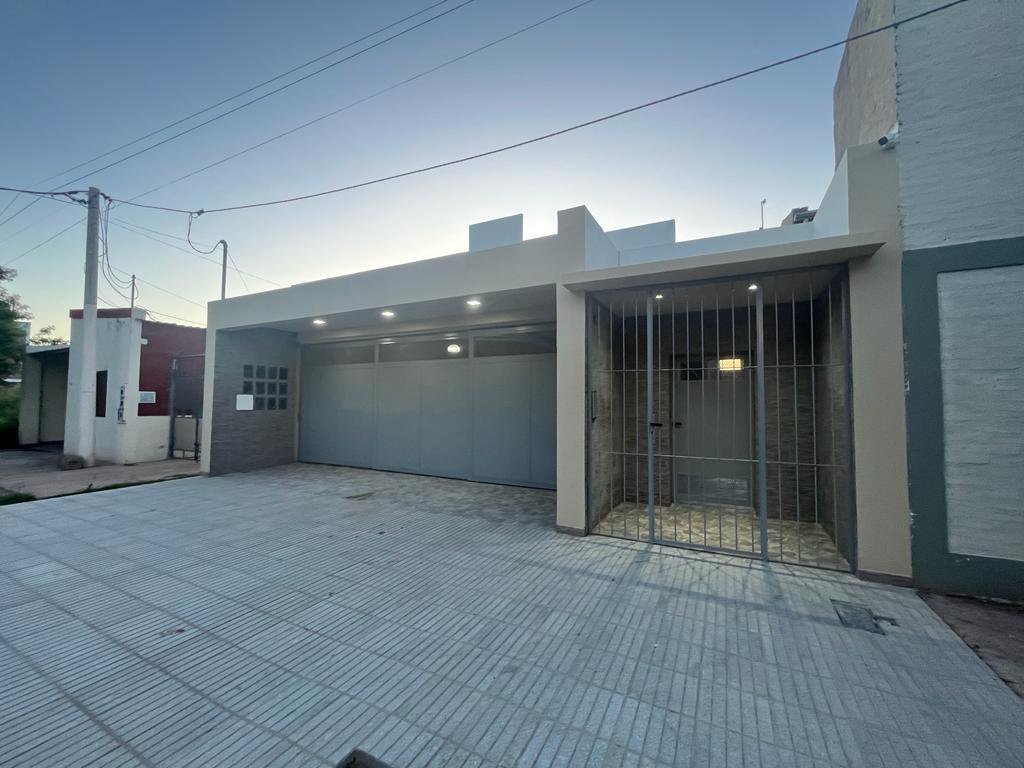 Departamento en Primero de Mayo — foto 1 de 16
