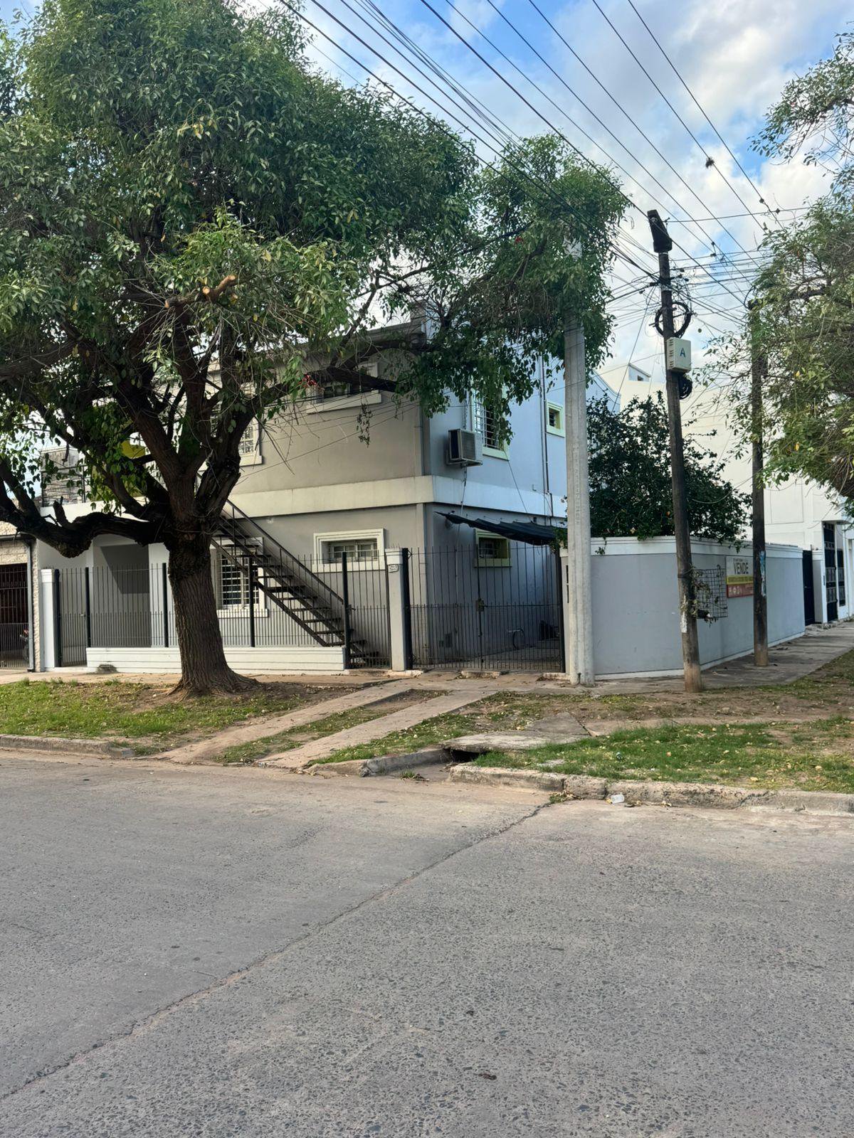 Departamento sobre avenida — foto 2 de 9