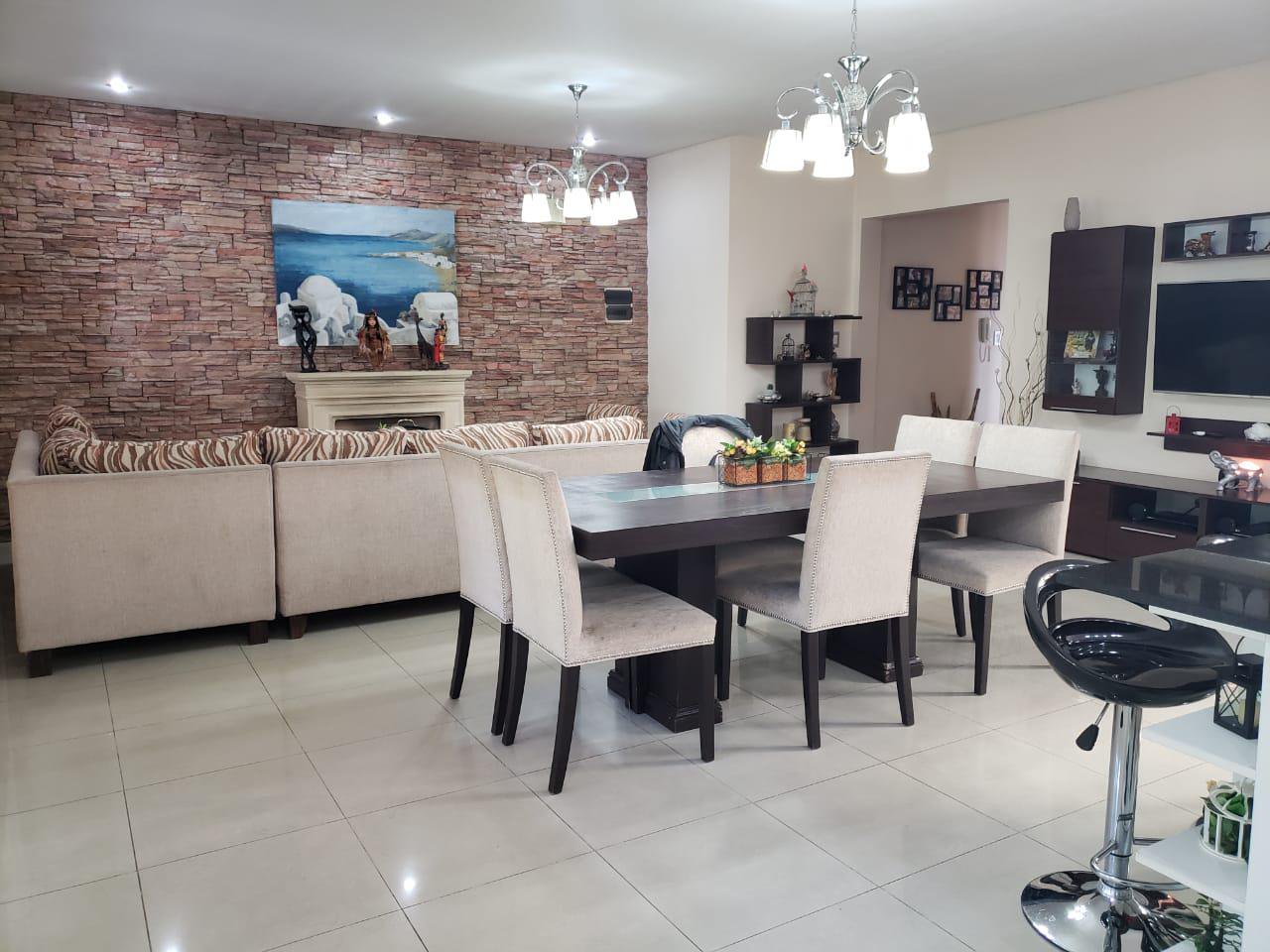 EXC. LOCAL A ESTRENAR 260M2 — foto 1 de 31