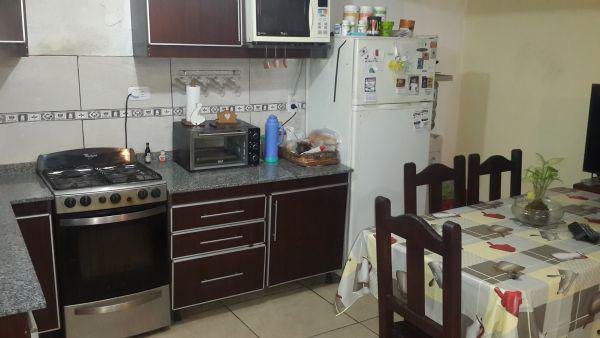 CASA 2 FAMILIAS CON SALIDA A 2 CALLES TOTAMENTE INDEPENDIENTES — foto 2 de 12