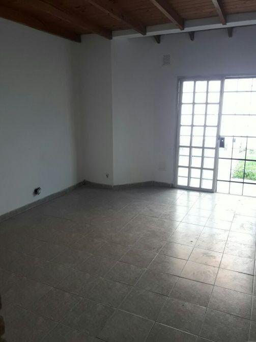 AMPLIO DUPLEX - 2 HAB. + ENTRADA DE AUTO — foto 4 de 13