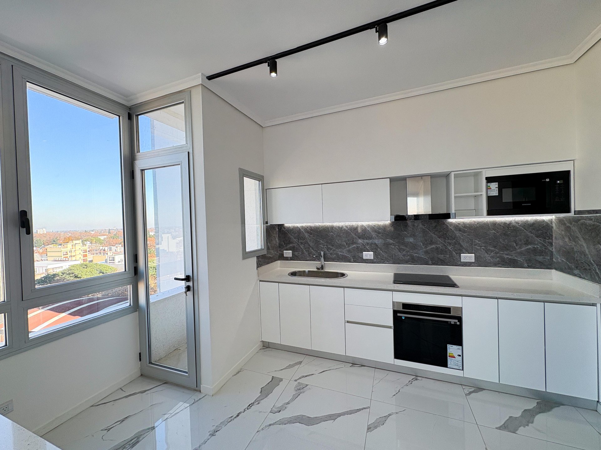 Piso 4 ambientes de CATEGORÍA — foto 3 de 44