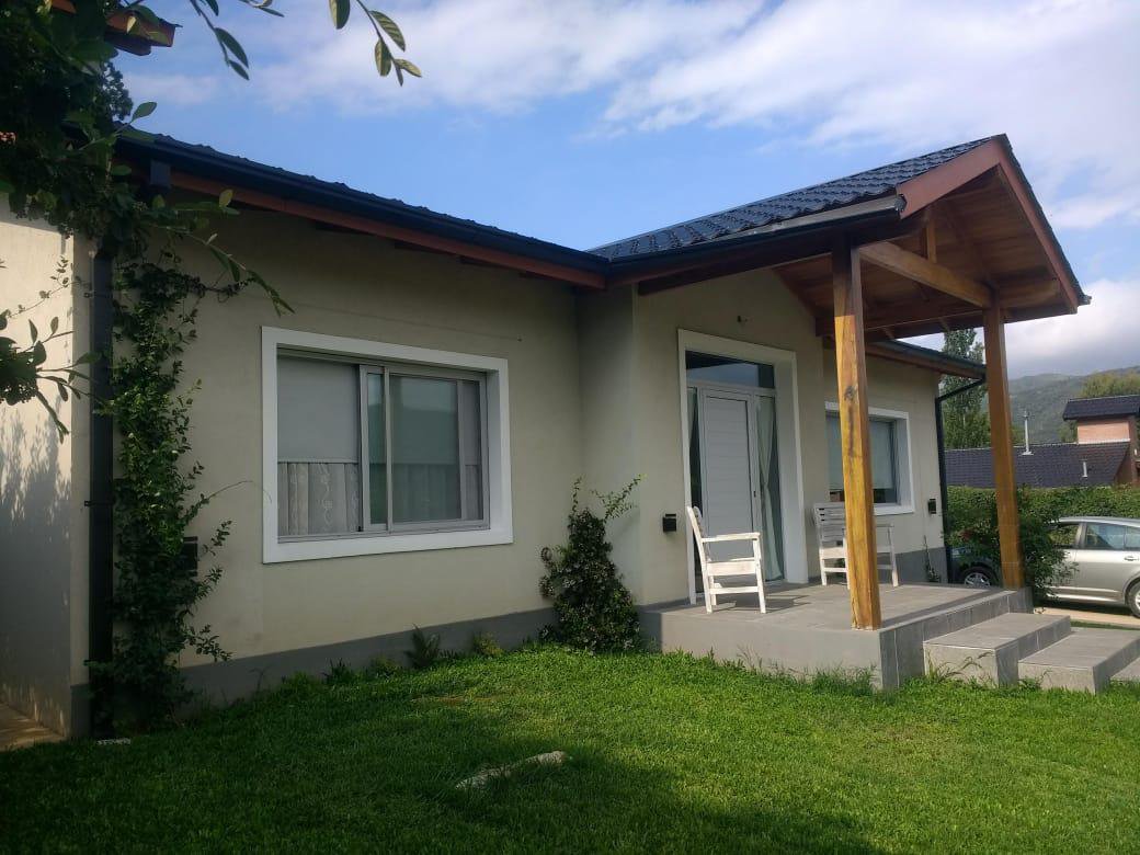 Casa - Villa Belgrano — foto 1 de 31