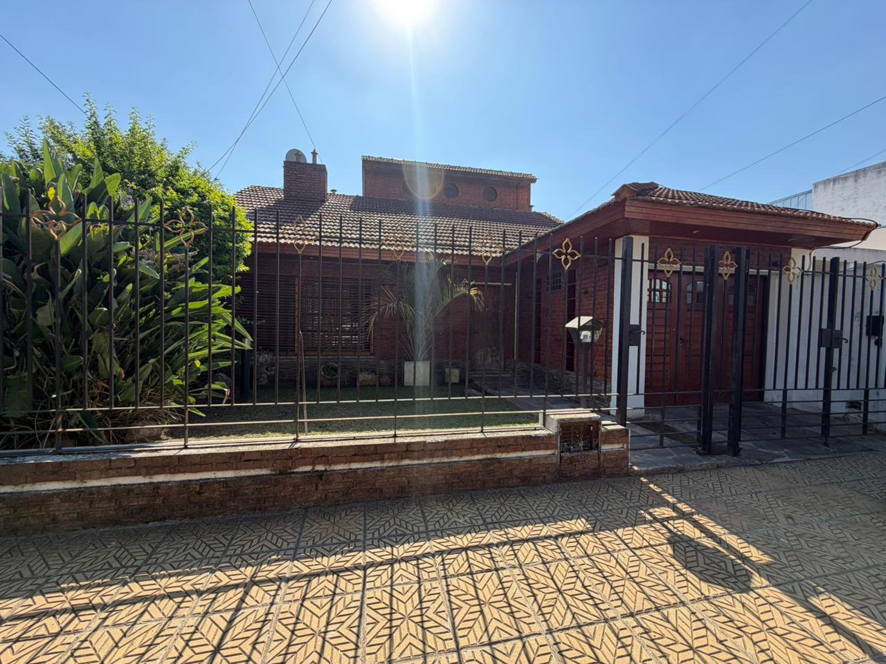 Casa - Lomas De Zamora — foto 1 de 37