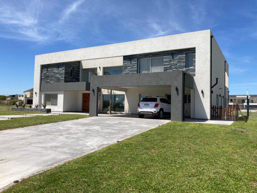 Casa en  venta — foto 2 de 21