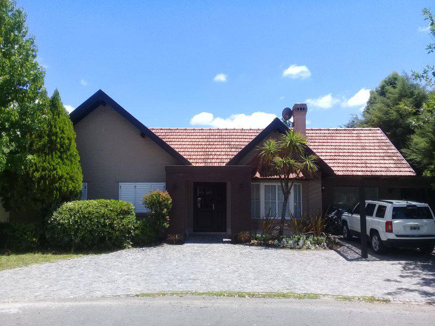 Casa en  venta — foto 1 de 18