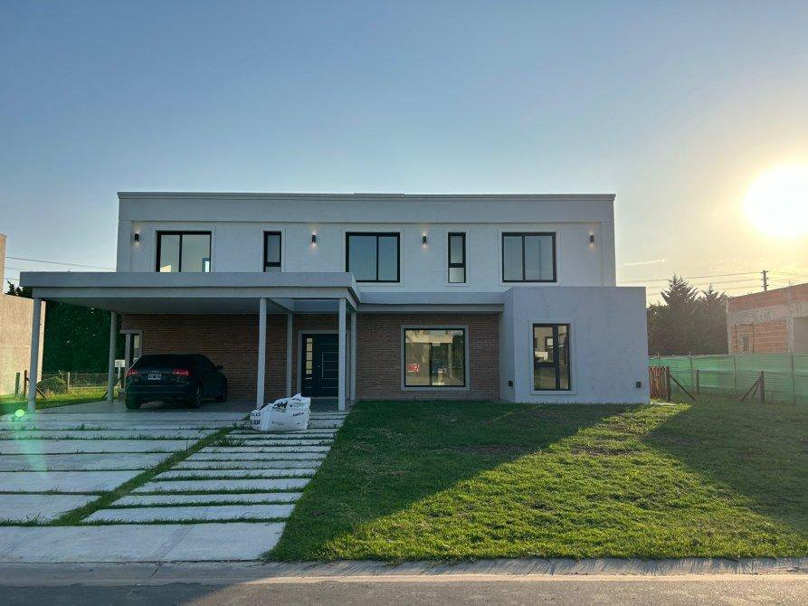 Casa 5 AMB en venta en el barrio el rebenque - canning — foto 1 de 45