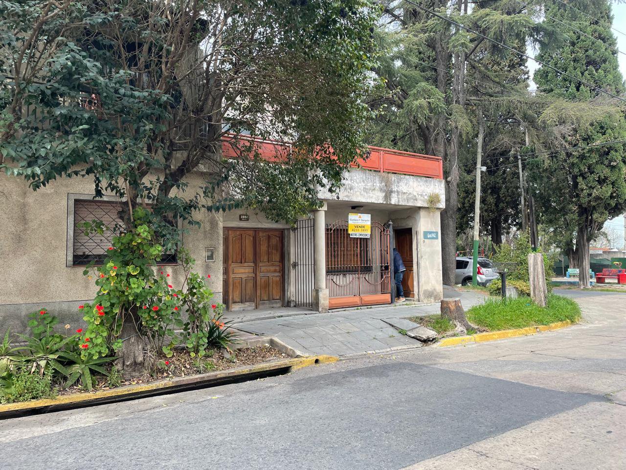 Casa en Temperley — foto 1 de 10