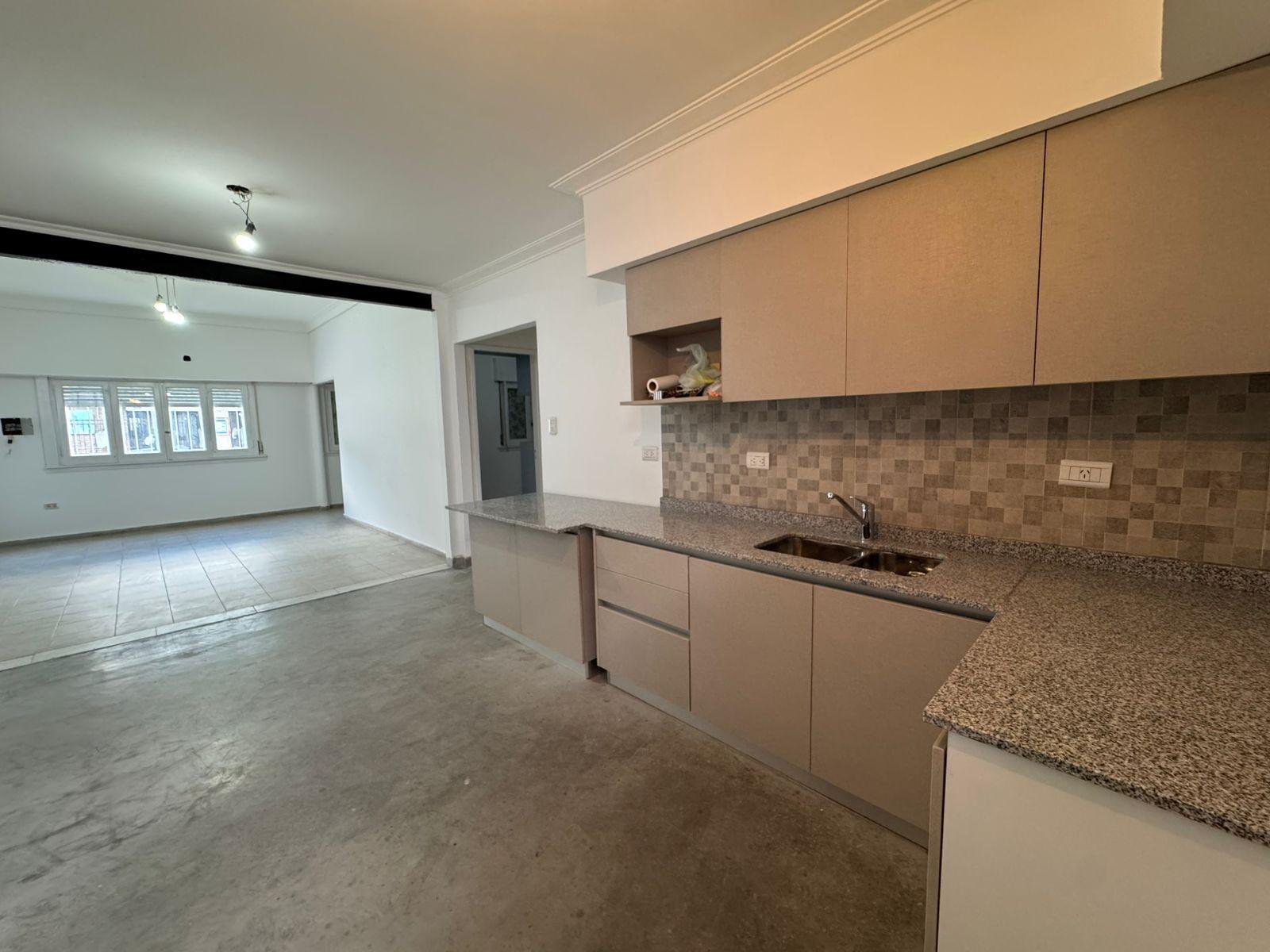 Casa en Lomas De Zamora — foto 1 de 22