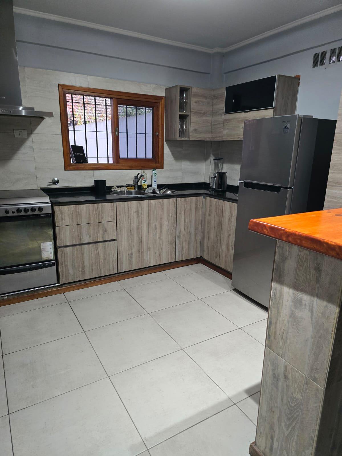 Casa en Temperley — foto 3 de 9