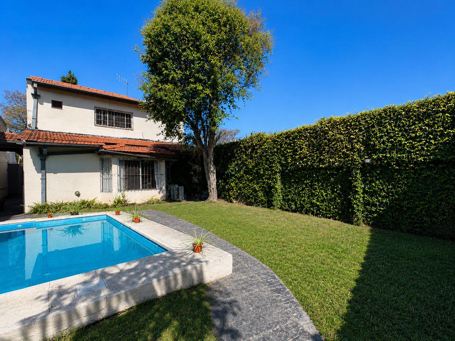 Casa en Lomas De Zamora — foto 1 de 16