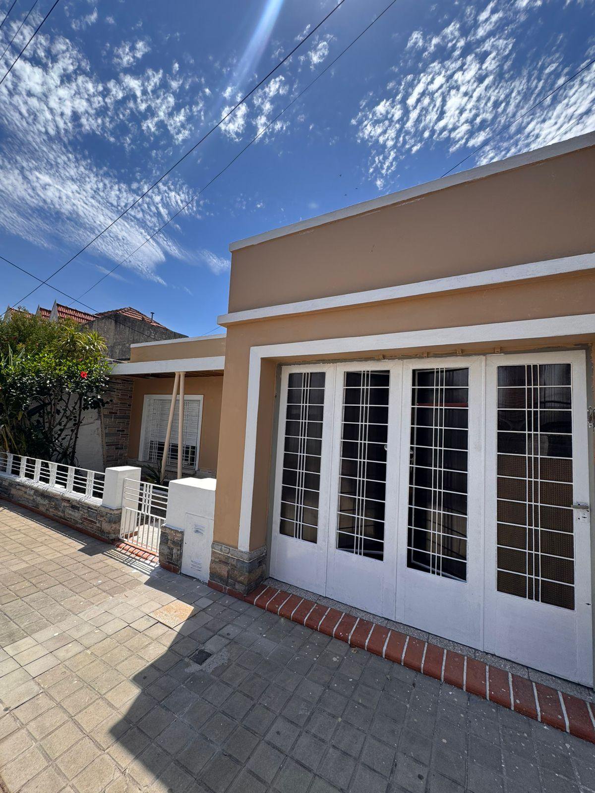 Casa en Temperley — foto 2 de 22