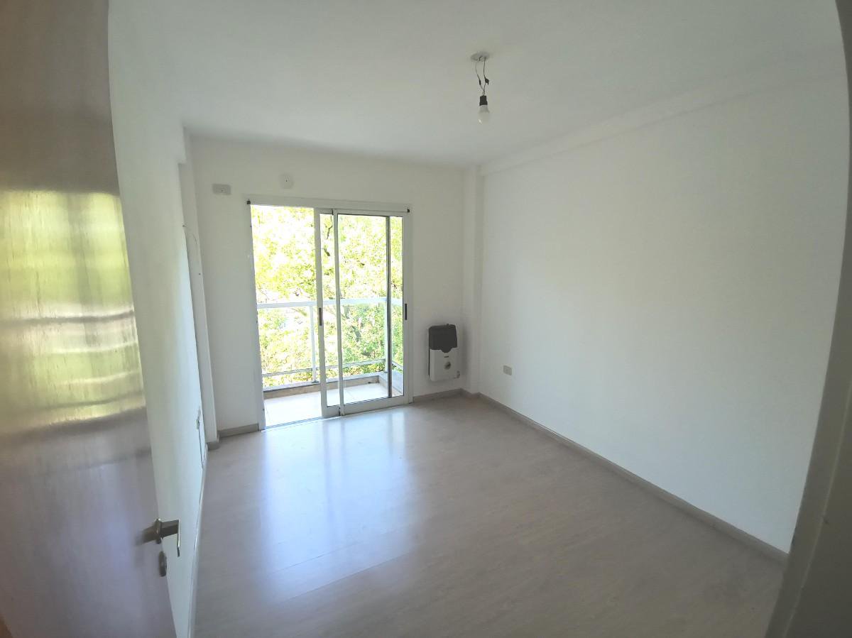 VENTA DE DEPARTAMENTO DE 1 DORMITORIO CON CON COCHERA LA PLATA