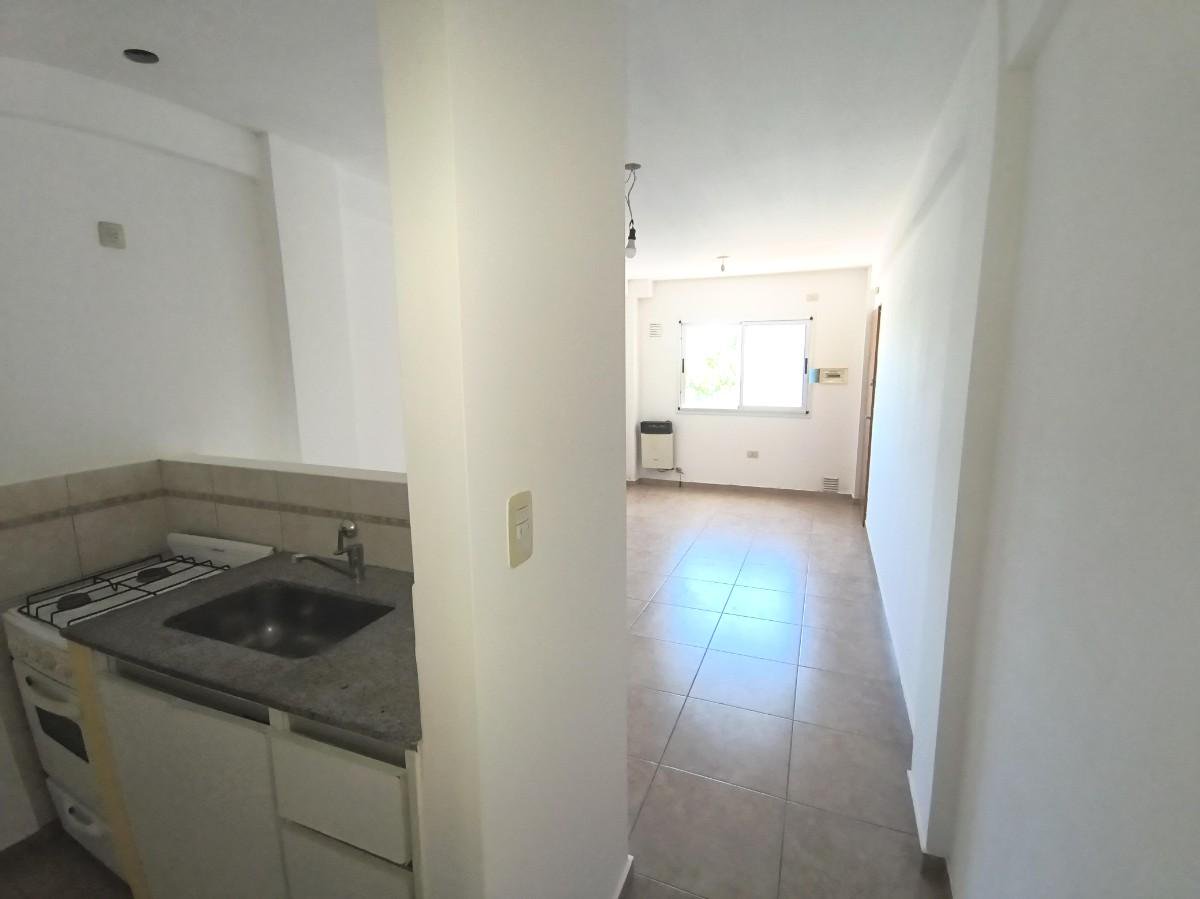 VENTA DE DEPARTAMENTO DE 1 DORMITORIO CON CON COCHERA LA PLATA — foto 3 de 21
