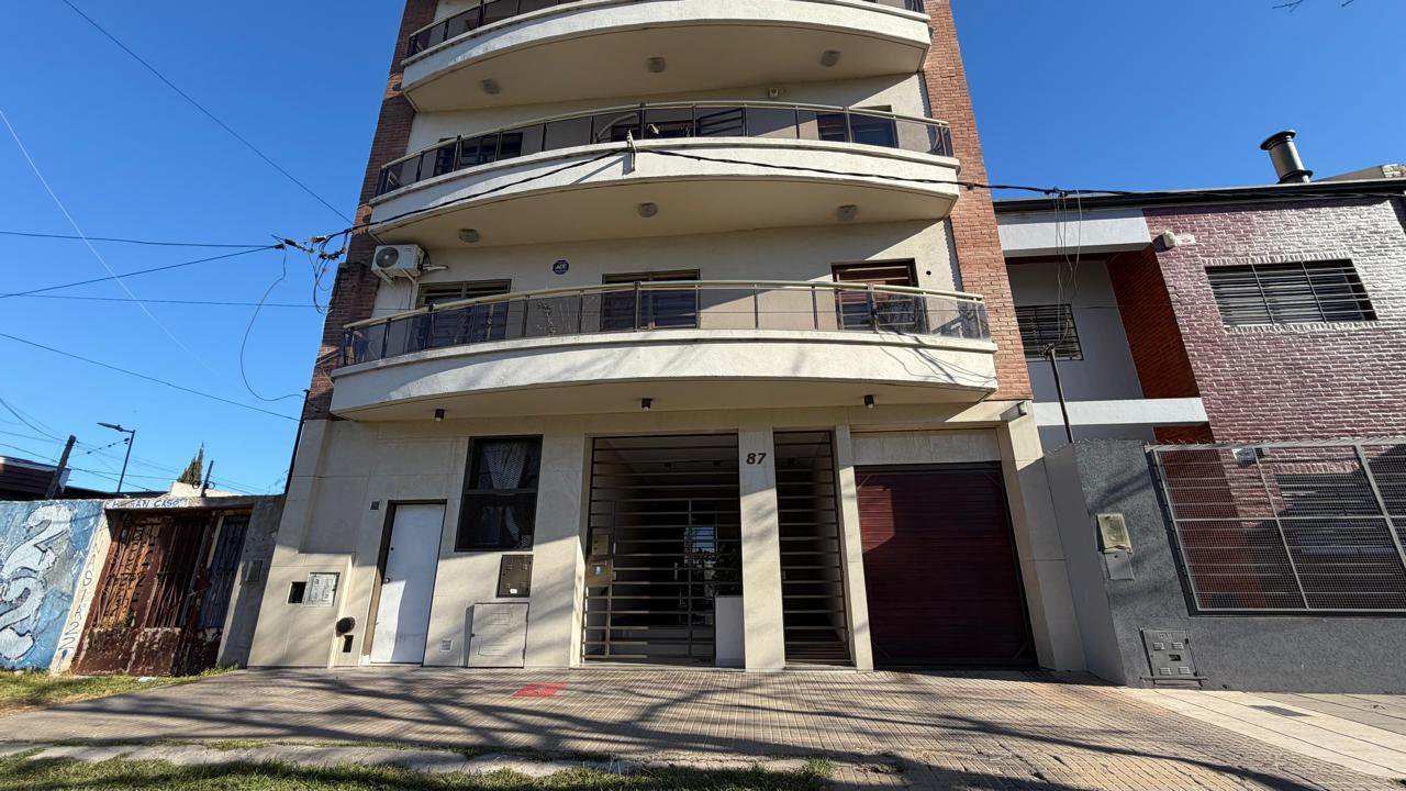 ALQUILER DE DEPARTAMENTO DE 1 DORMITORIOS CON COCHERA — foto 2 de 20