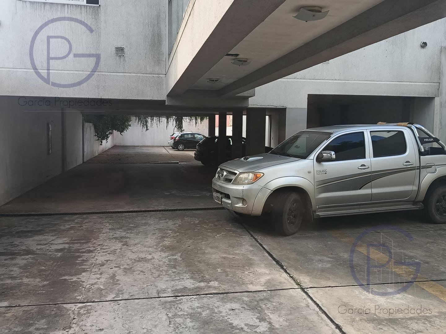 VENTA DE COCHERA DESCUBIERTA — foto 1 de 2