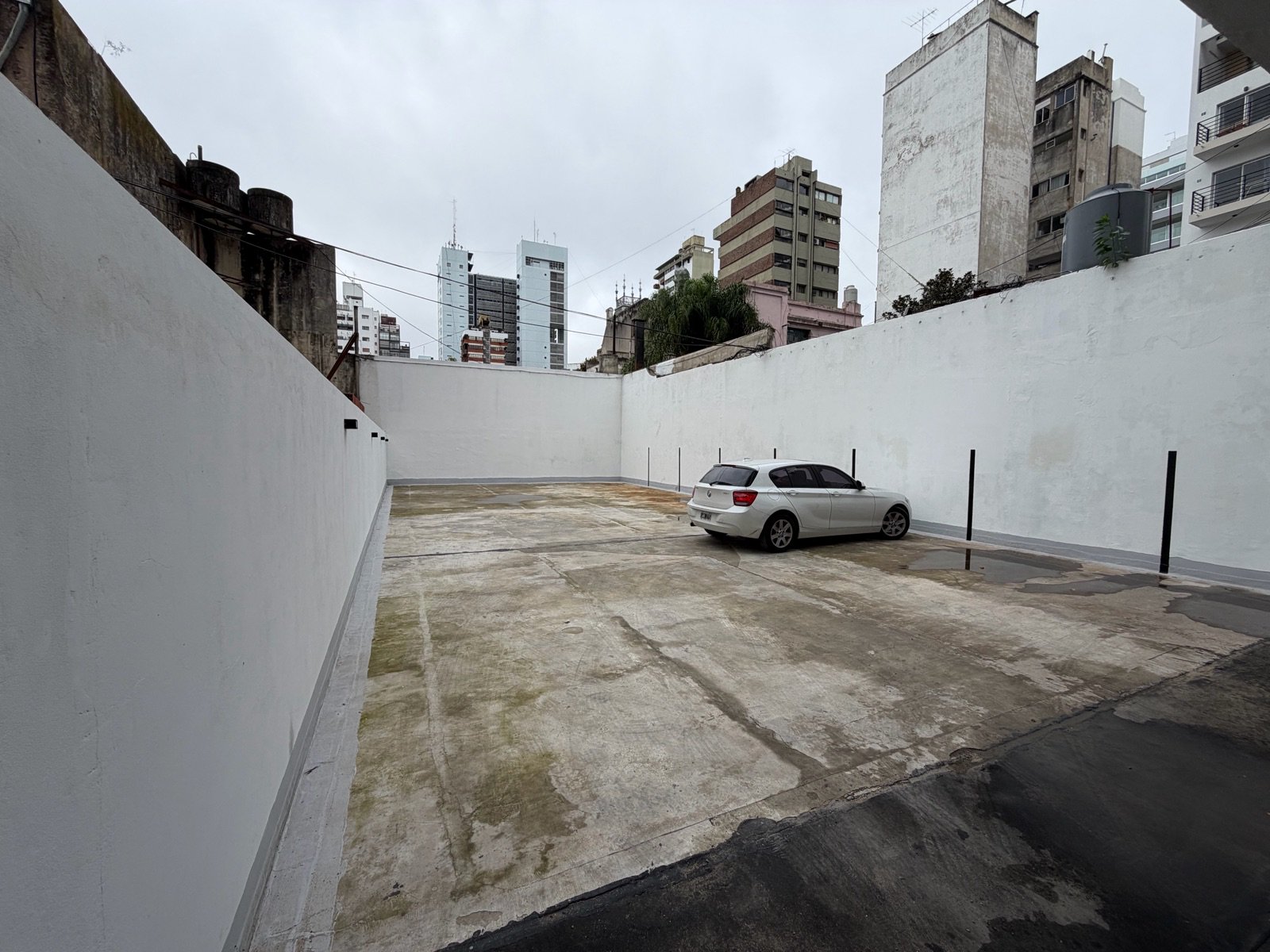 Cochera en 48 e/11 y12 — foto 4 de 5