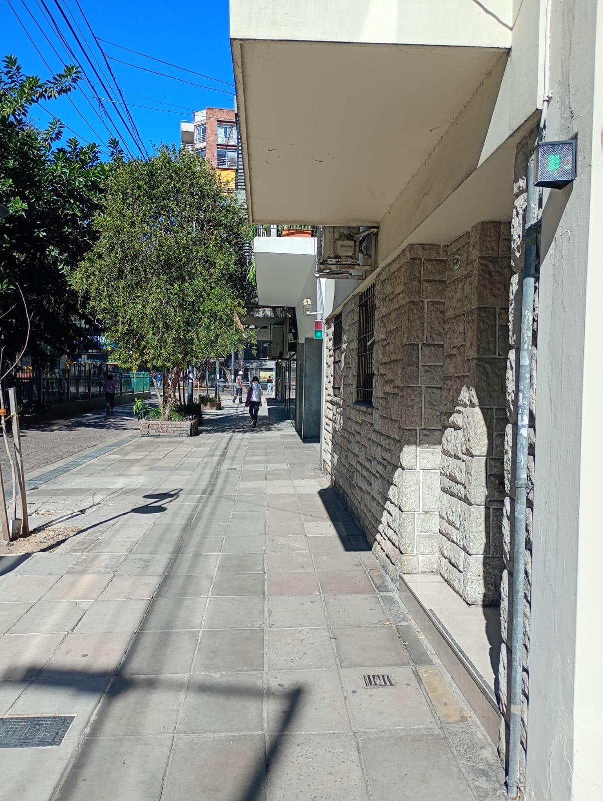 1º piso por escalera, cocina abierta, inmejorable ubicación! — foto 2 de 11