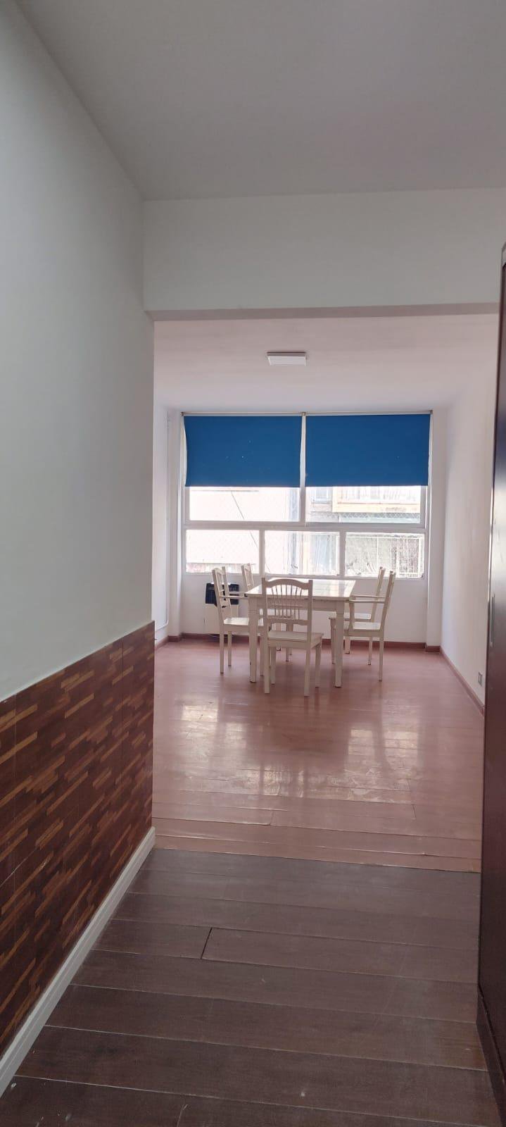 MONOAMBIENTE CON COCINA Y BAÑO COMPLETO AL FRENTE AMPLIO Y LUMINOSO — foto 5 de 13