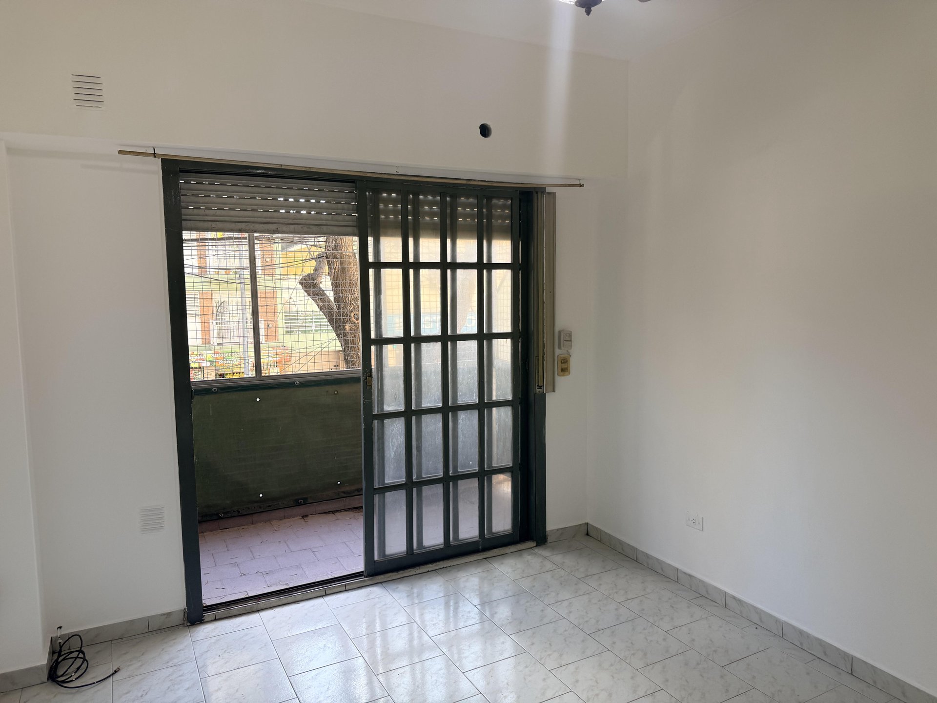 Monoambiente al frente luminoso, cocina separada y baño completo! — foto 5 de 12