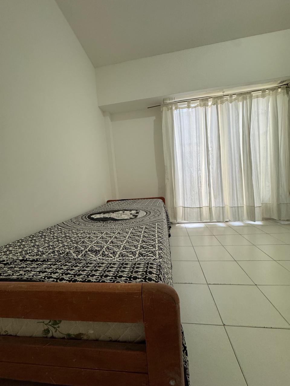 Venta Departamento de un Ambiente en 3° piso impecable muy luminoso Apto profesional. — foto 4 de 28