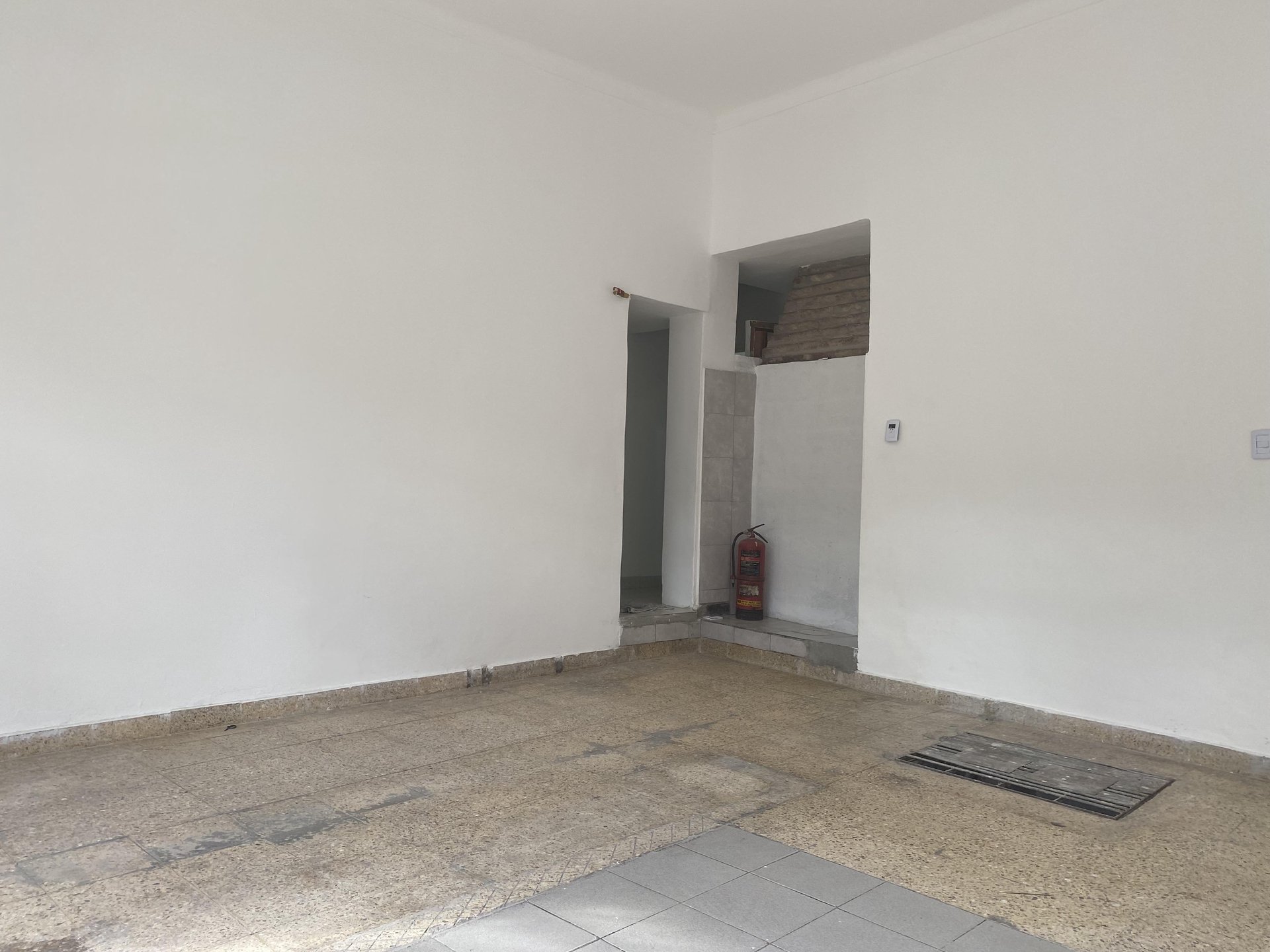 Local  comercial sin expensas con gran visibilidad de 43.74 mts  San Cristobal- Capital Federal — foto 2 de 16