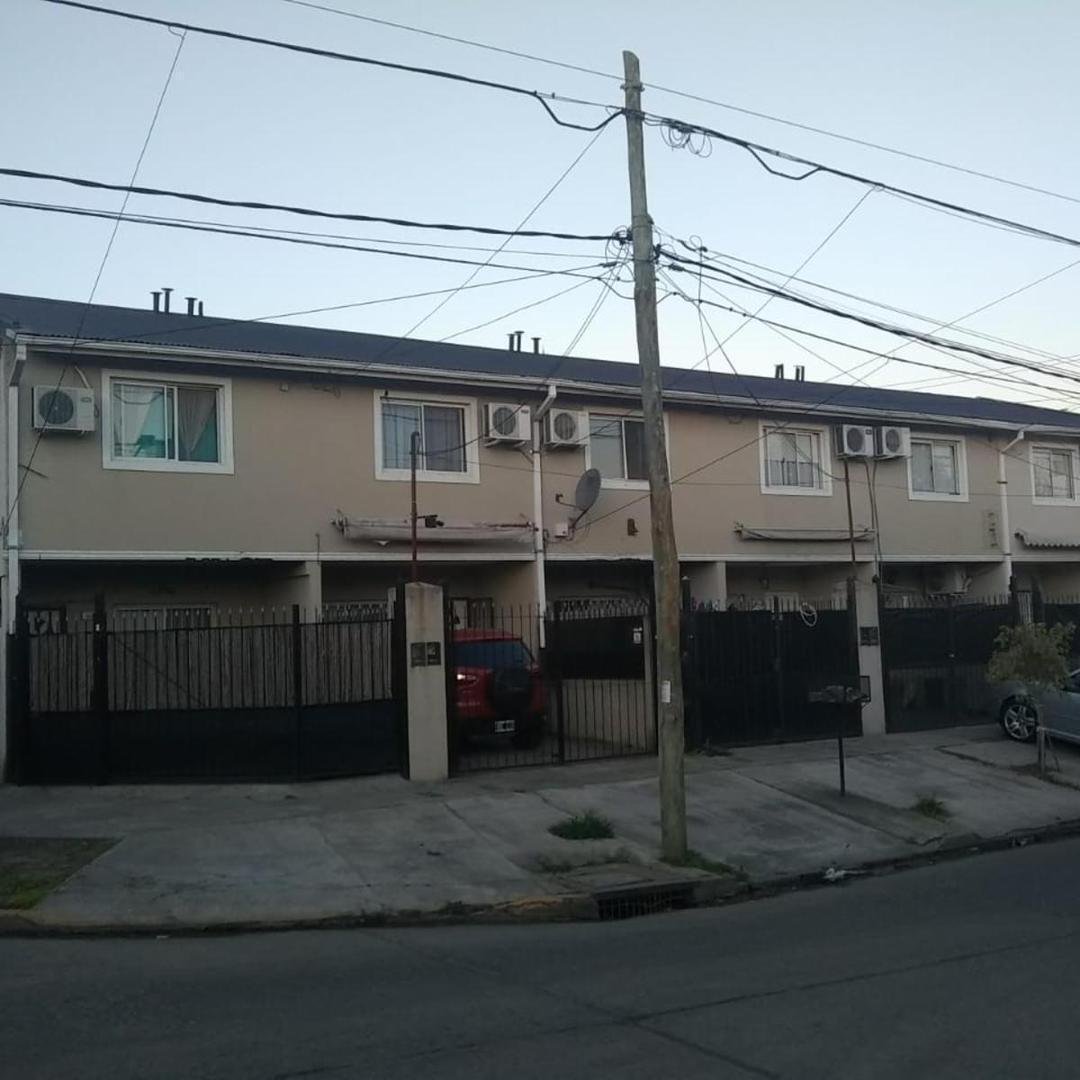 P-H EN DOS PLANTAS EN ESQUINA DE 3 AMBIENTES CON GARAGE — foto 3 de 13