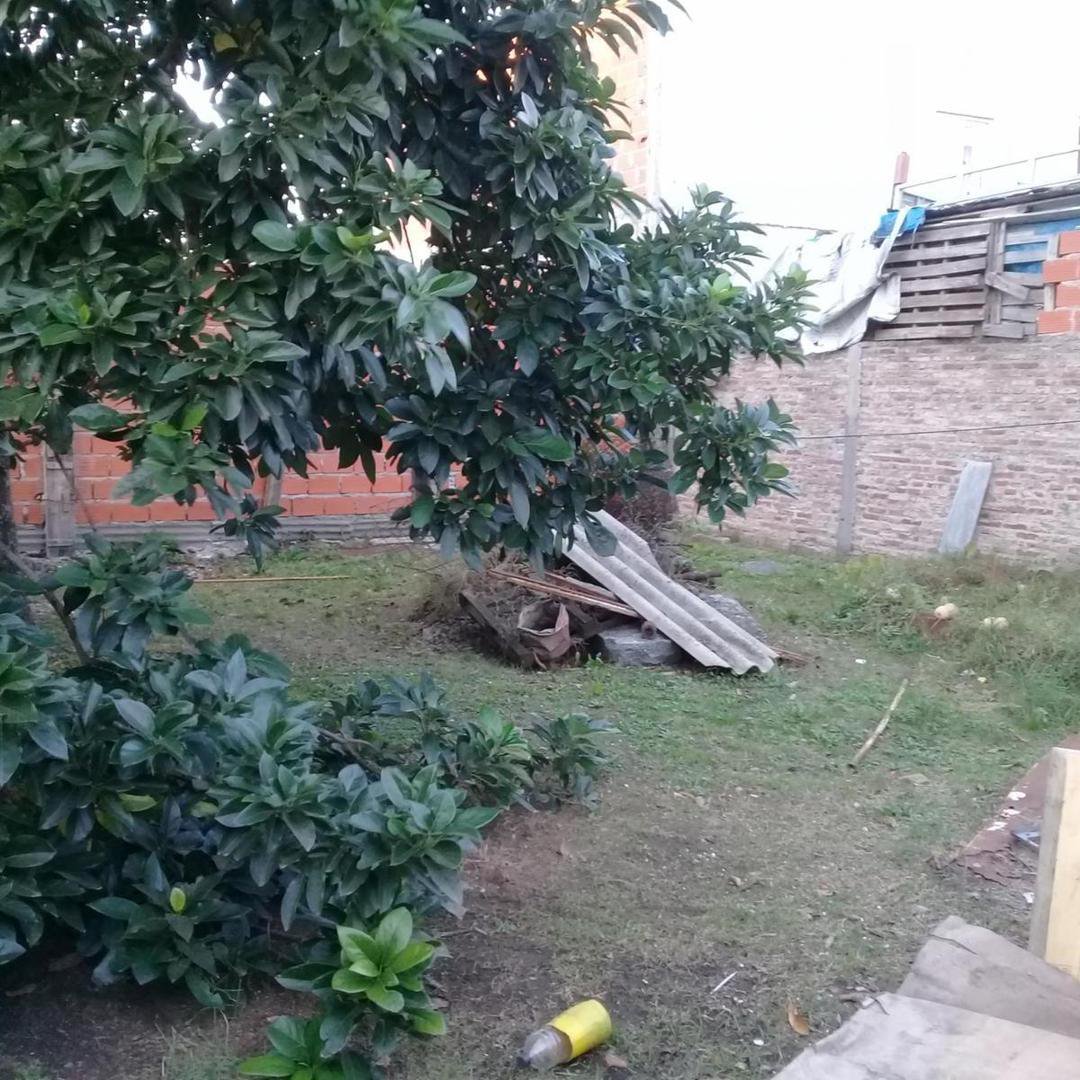 EXCELENTE CASA AMERICANA SOBRE AMPLIO LOTE. — foto 3 de 10