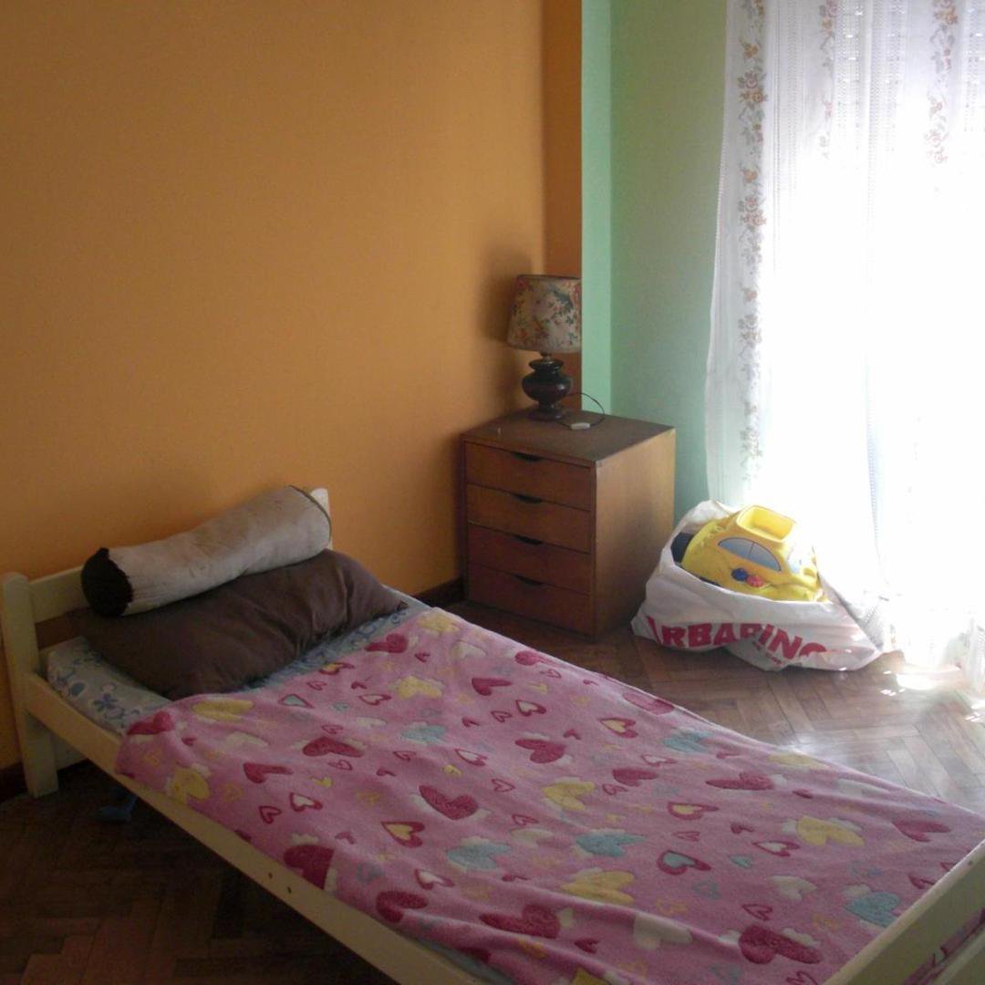 CASA MULTIFAMILIAR CON 4 DORMITORIOS, 2 BAÑOS Y PATIO — foto 3 de 31