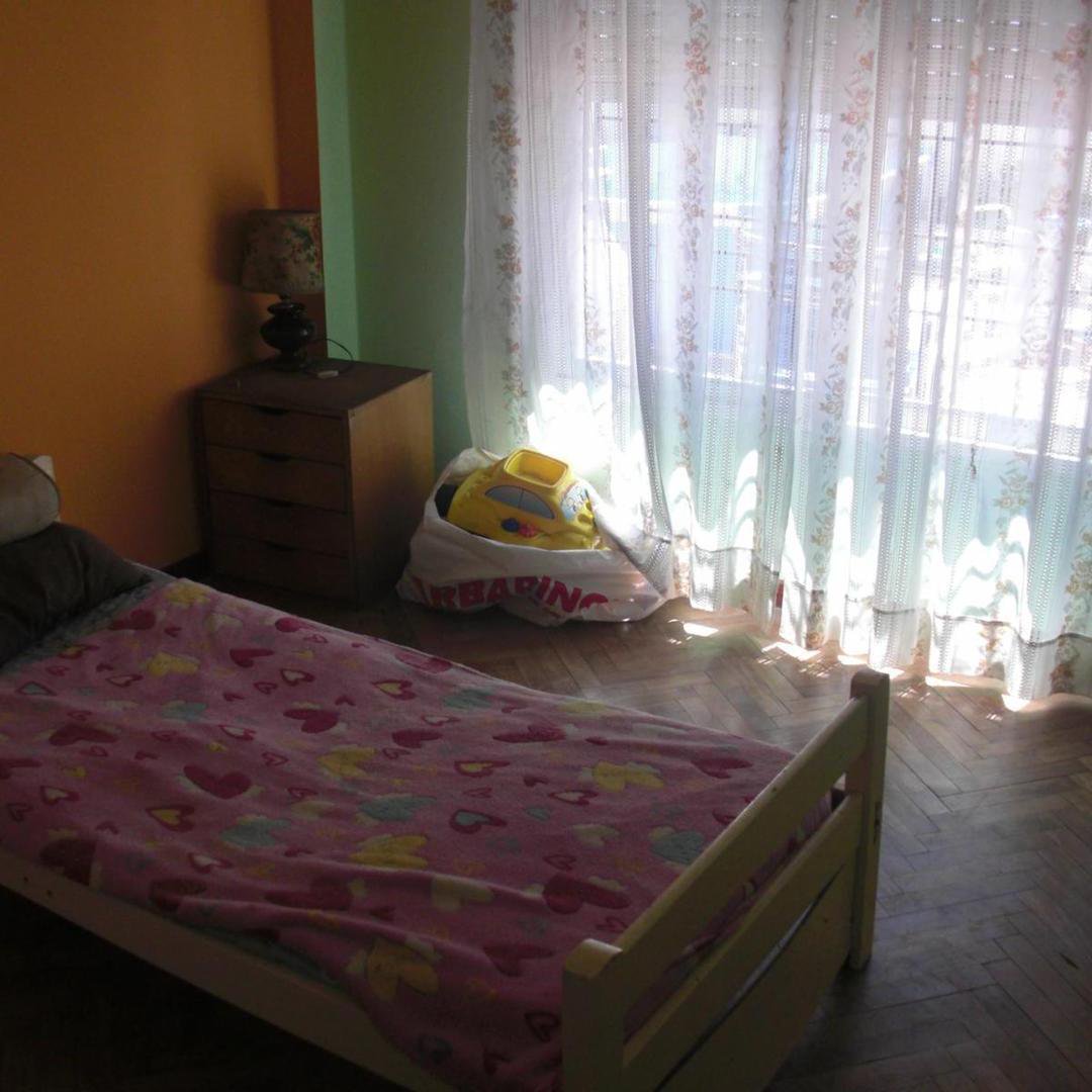 CASA MULTIFAMILIAR CON 4 DORMITORIOS, 2 BAÑOS Y PATIO — foto 5 de 31