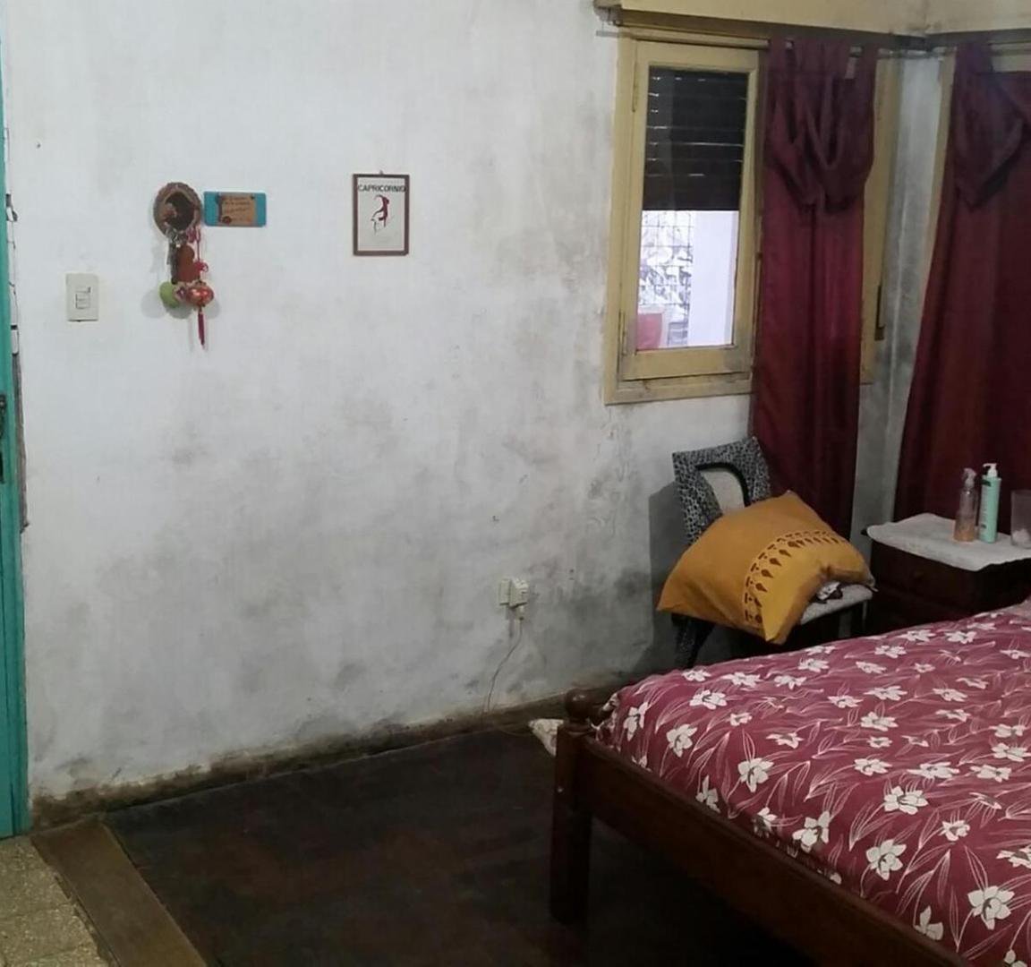 Casa de losa, todo en planta baja, a refaccionar. — foto 2 de 9