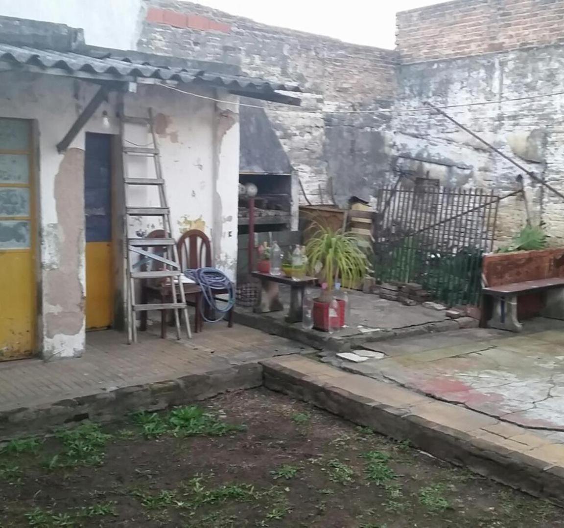 Casa de losa, todo en planta baja, a refaccionar. — foto 3 de 9