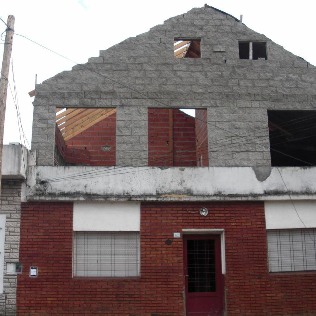 Excelente casa 3 amb en lote propio en ballester