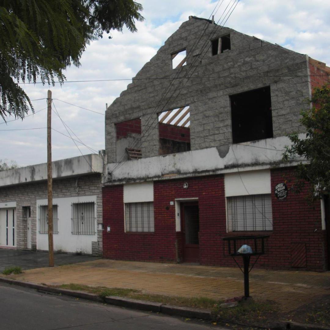 Excelente casa 3 amb en lote propio en ballester — foto 2 de 7