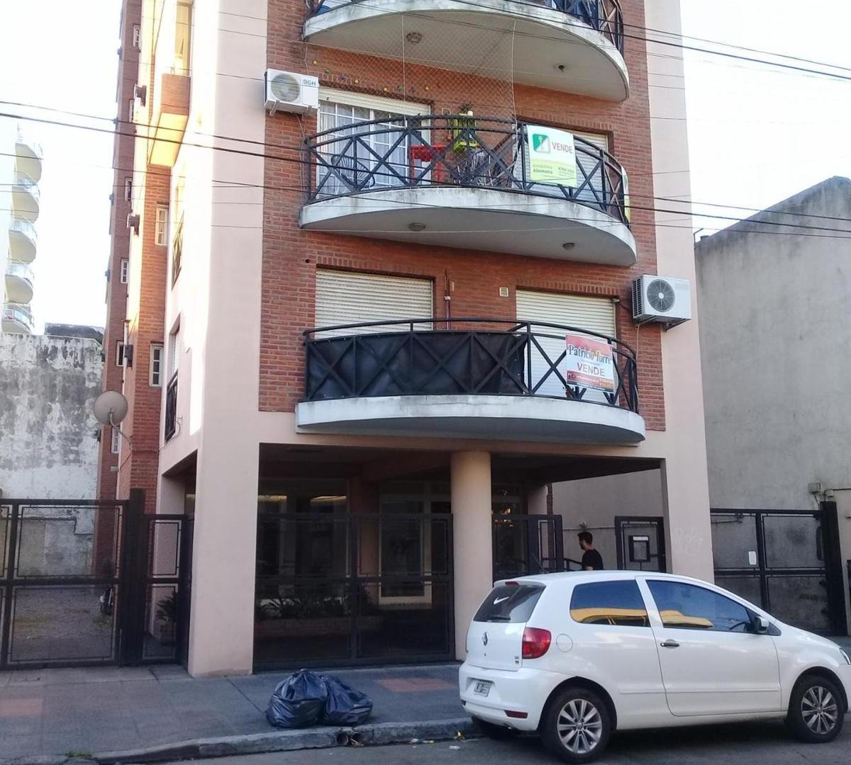 DEPARTAMENTO 2 AMB FRENTE EN EL CENTRO DE VILLA BALLESTER — foto 2 de 21