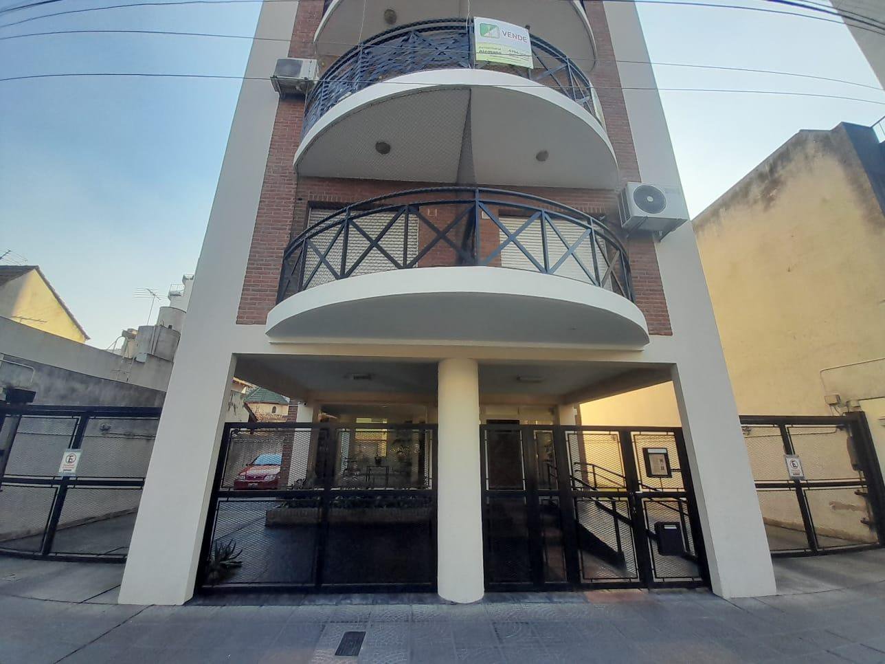 DEPARTAMENTO 2 AMB FRENTE EN EL CENTRO DE VILLA BALLESTER — foto 3 de 21