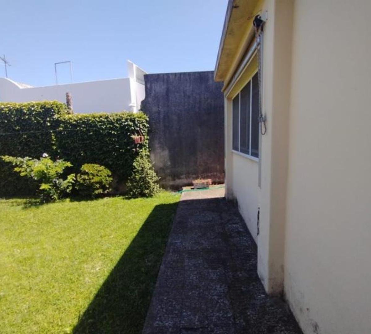EXCELENTE CASA CON 2 HABITACIONES EN LOTE PROPIO — foto 5 de 55